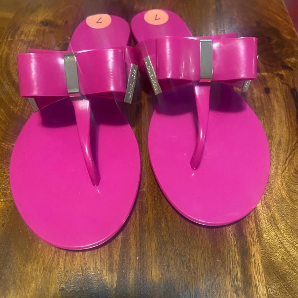 Michael Kors thongs $$ SOLD-OUT - Picture 7 of 9